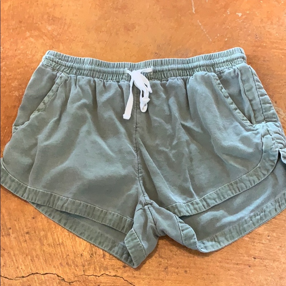 Women’s Road Trippin Billabong shorts.